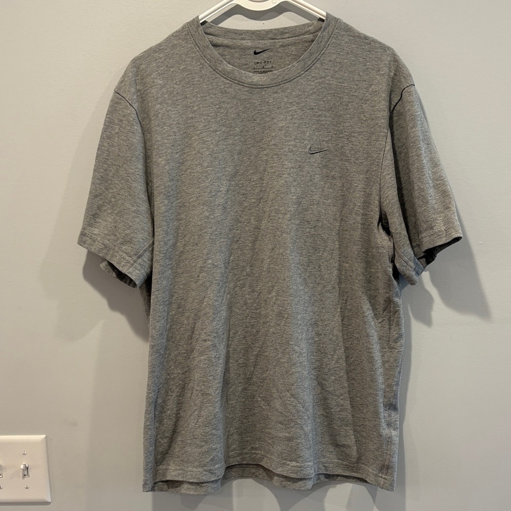 Nike Men's Heather Gray Short Sleeve Tee